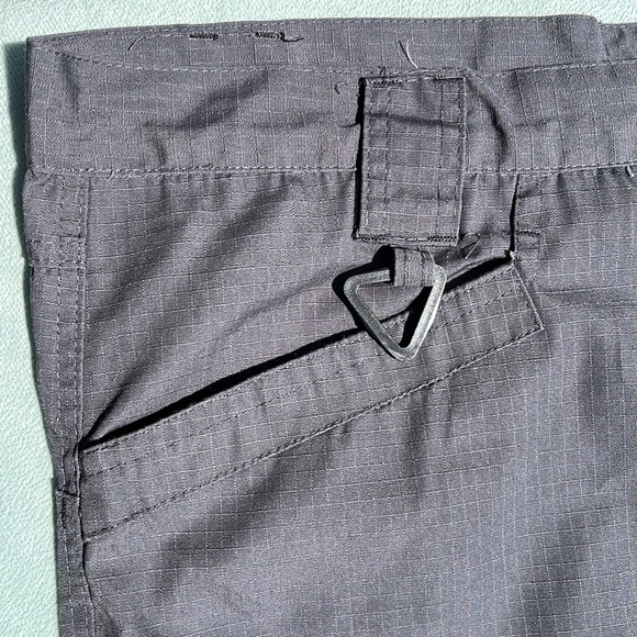 Men’s Lightweight, Grey Cargo Shorts - Picture 2 of 12